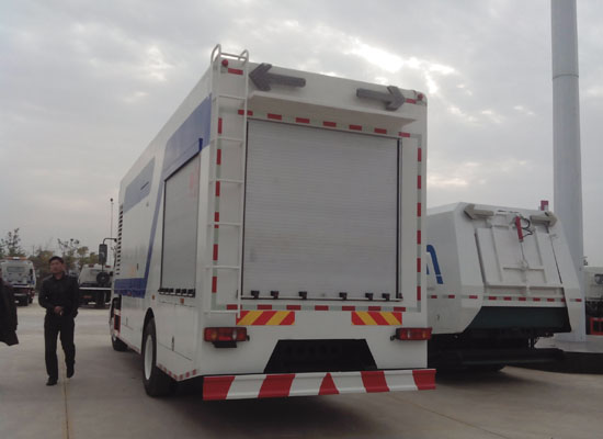 移動(dòng)電源車