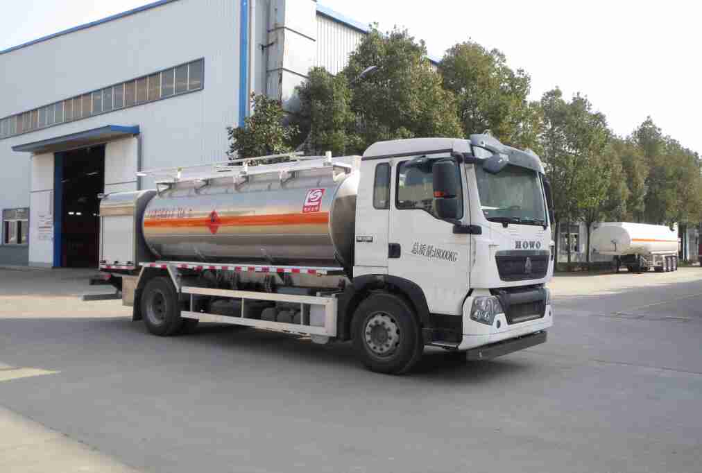 飛機(jī)加油車圖片 飛機(jī)加油車圖片