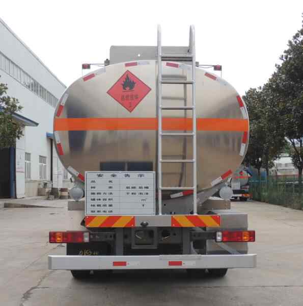 重汽前四后八鋁合金油罐車