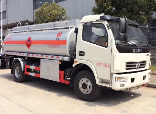 東風(fēng)多利卡加油車圖片 東風(fēng)多利卡加油車圖片