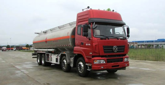 28噸東風(fēng)專用底盤前四后八鋁合金油罐車圖片 28噸東風(fēng)專用底盤前四后八鋁合金油罐車圖片