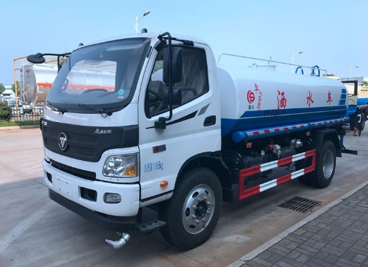 福田歐馬可8噸灑水車