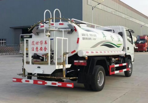東風(fēng)福瑞卡5噸灑水車