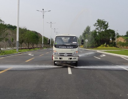 福田2噸藍(lán)牌灑水車