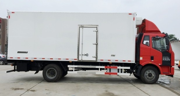 解放J6單橋冷藏車