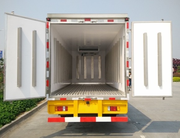 慶鈴五十鈴600P單排5.1米冷藏車