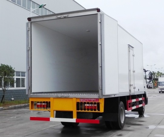 國五江淮帥鈴W威司達7.6米冷藏車
