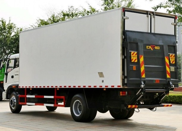 國五福田瑞沃6.8米冷藏車