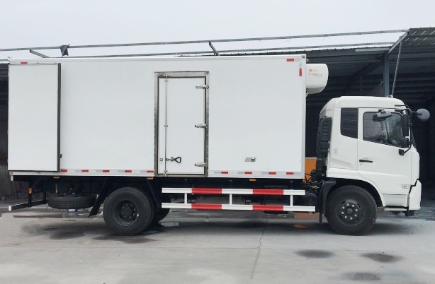 國五東風(fēng)天錦6.1米冷藏車
