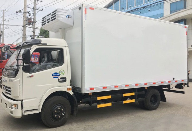 國五東風(fēng)多利卡5.1米冷藏車