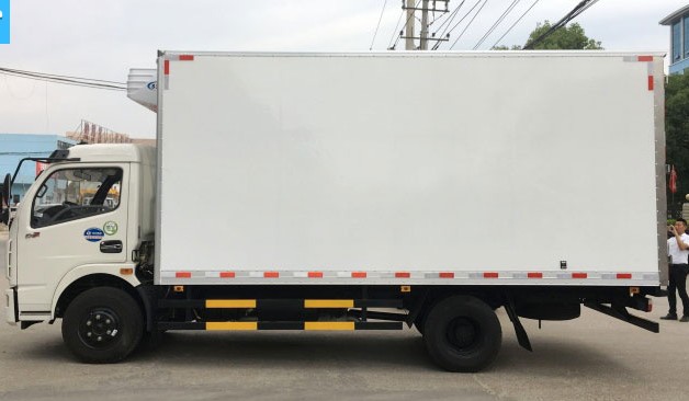 國五東風(fēng)多利卡5.1米冷藏車