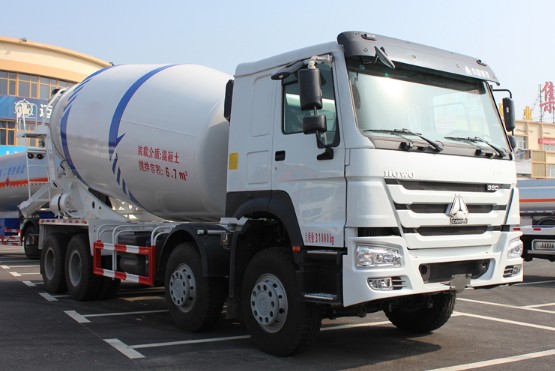 重汽豪沃前四后八攪拌車