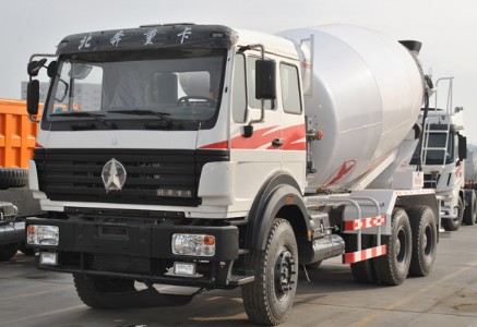 北奔后雙橋攪拌車