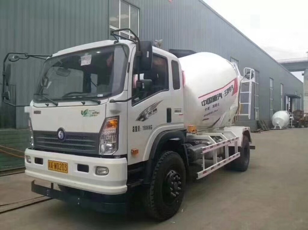 重汽王牌攪拌車(chē)