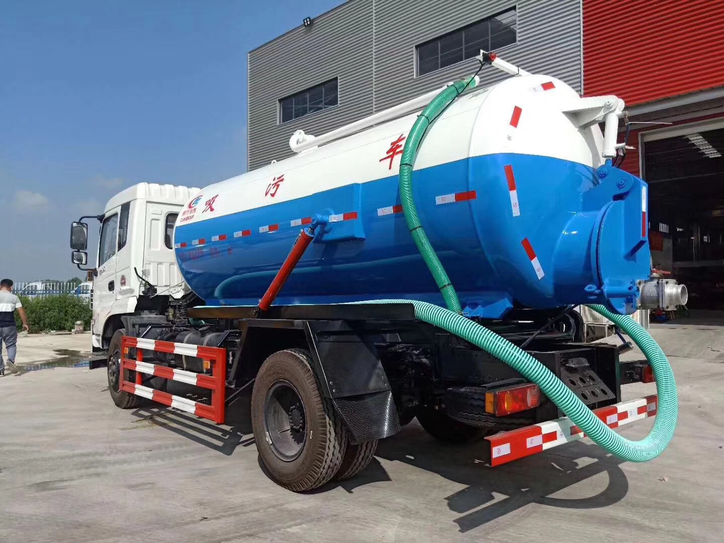 東風(fēng)御虎10方吸污車