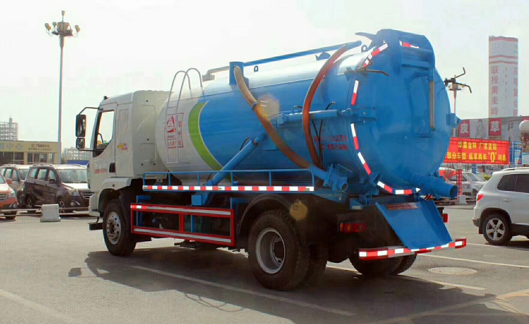 東風柳汽14方吸污車