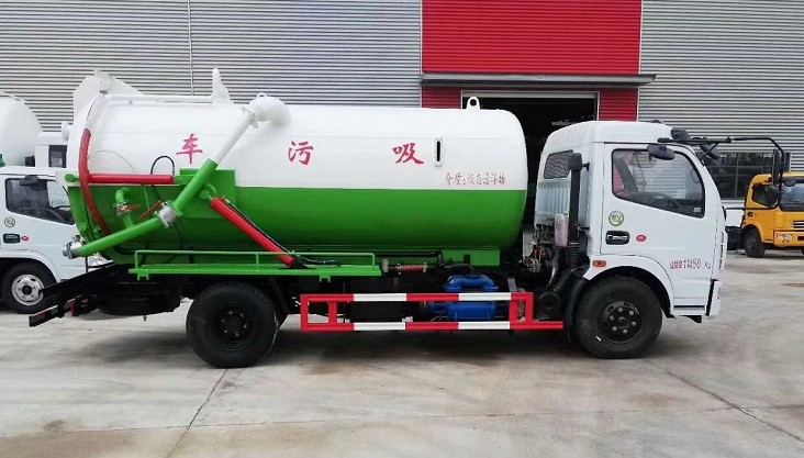 東風(fēng)多利卡8方吸污車