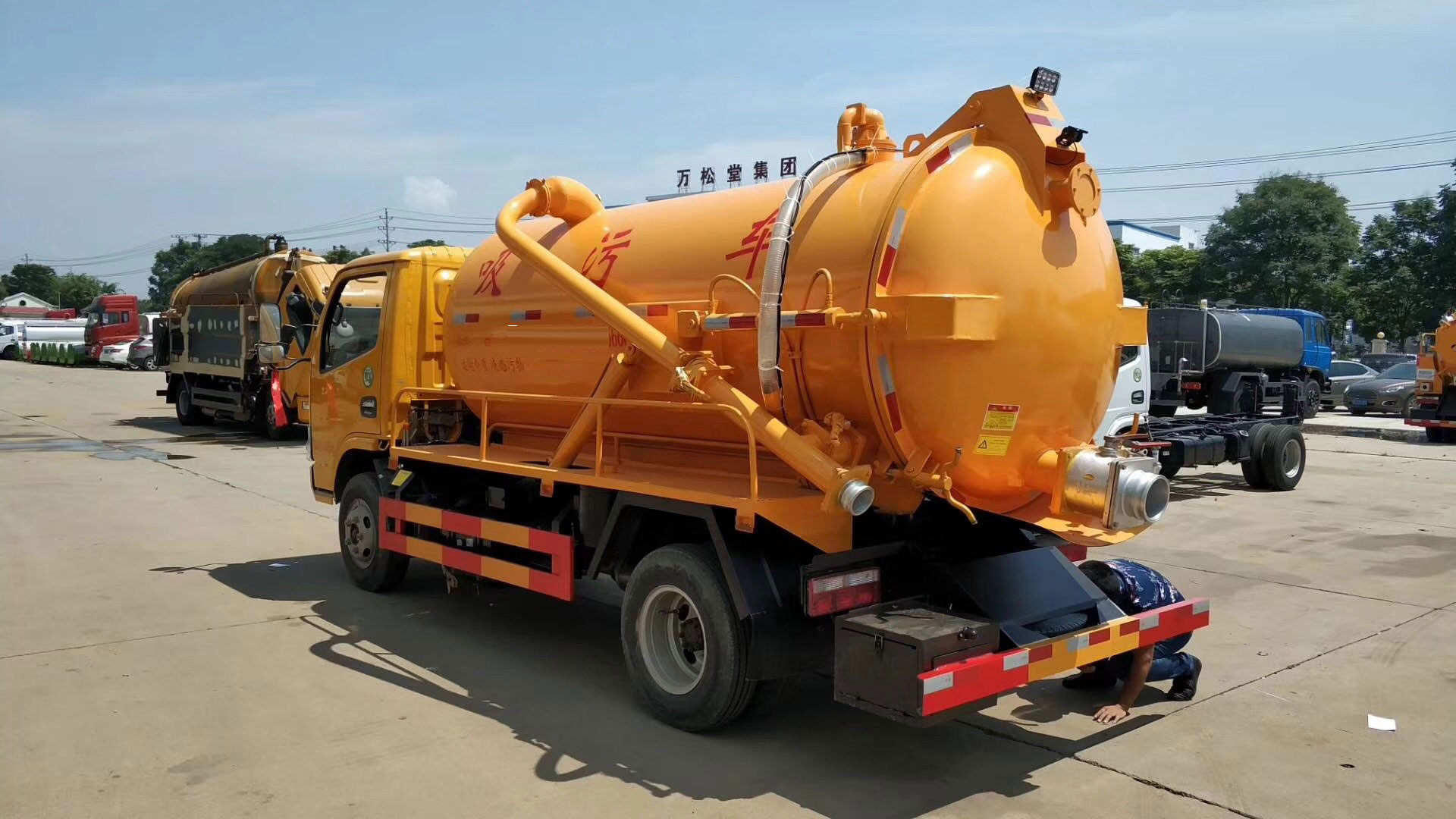 東風福瑞卡5方吸污車