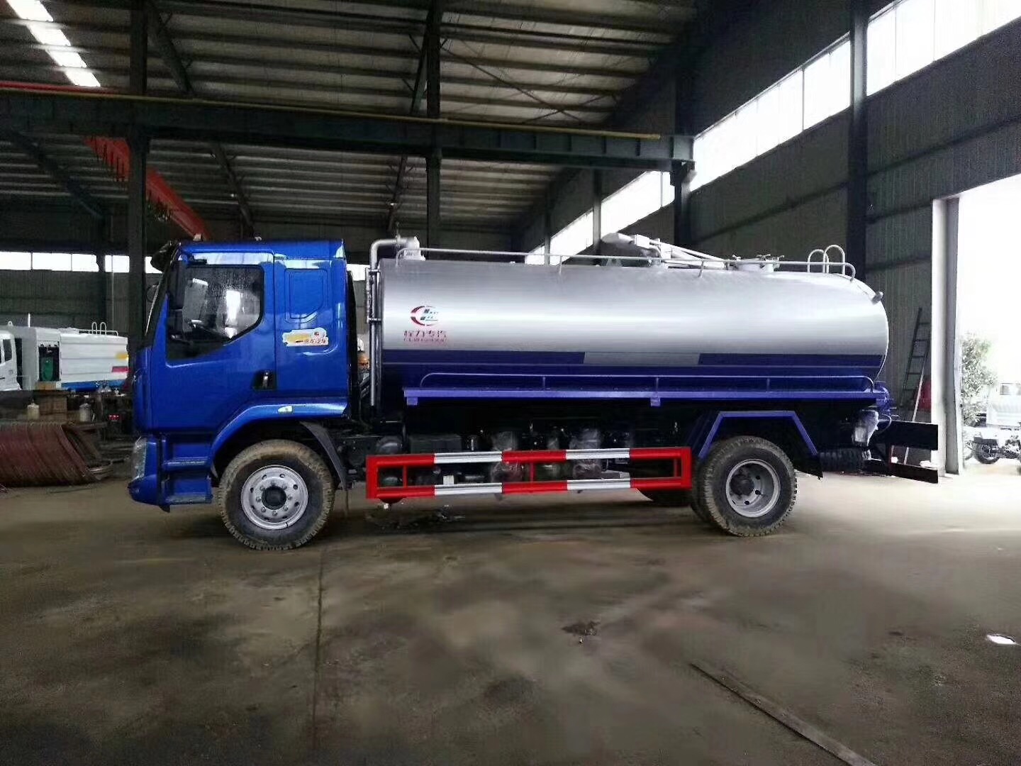 東風(fēng)柳汽乘龍15方吸糞車