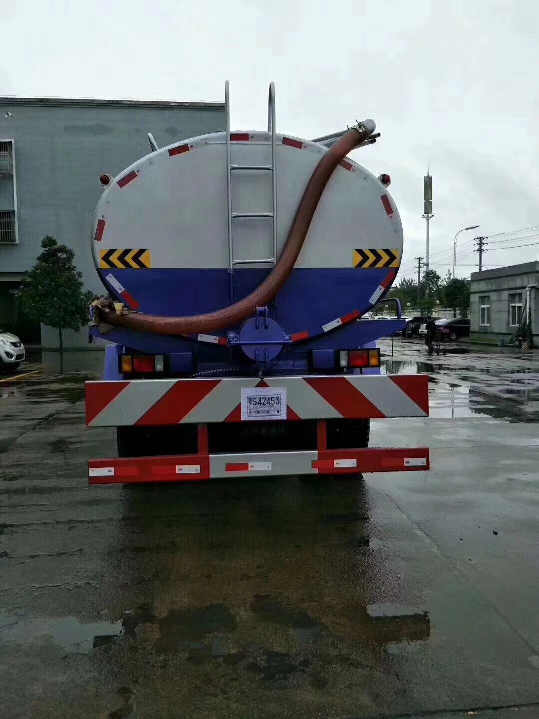 東風(fēng)柳汽乘龍15方吸糞車