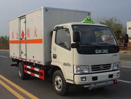 東風多利卡4.1米易燃液體廂式運輸車圖片 東風多利卡4.1米易燃液體廂式運輸車圖片