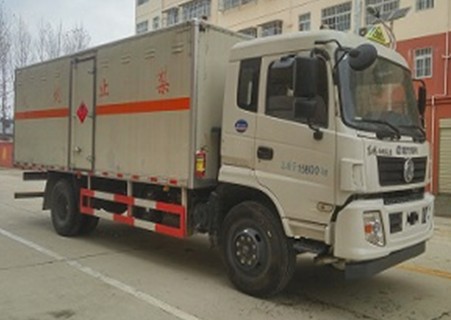 東風(fēng)專用底盤6.1米易燃液體廂式運(yùn)輸車圖片 東風(fēng)專用底盤6.1米易燃液體廂式運(yùn)輸車圖片