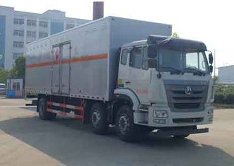 重汽豪瀚小三軸9.58米易燃液體廂式運輸車