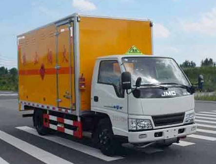江鈴順達(dá)3.15米易燃?xì)怏w廂式運(yùn)輸車(chē)