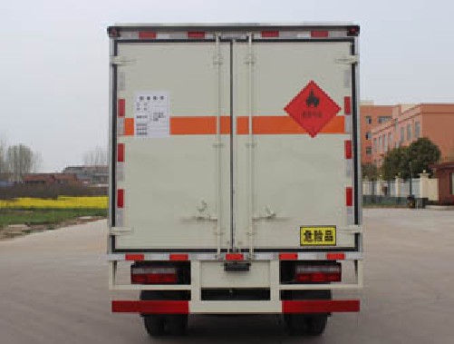 東風(fēng)福瑞卡4.14米易燃?xì)怏w廂式運輸車