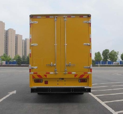 慶鈴五十鈴100-400KW應急電源車