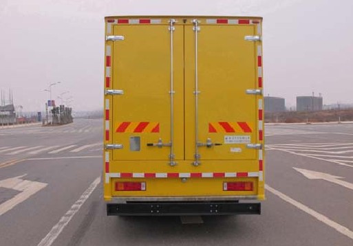 東風(fēng)天龍前四后八100-1000KW應(yīng)急電源車