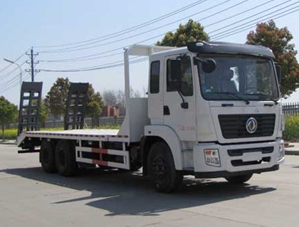 東風(fēng)后八輪平板運(yùn)輸車