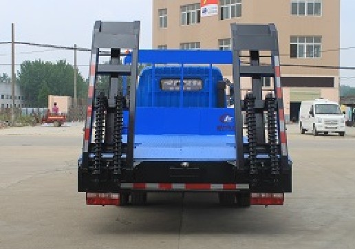 東風(fēng)多利卡平板運(yùn)輸車