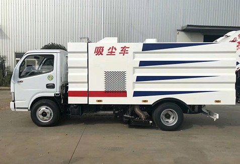 東風(fēng)多利卡吸塵車(chē)(3308軸距)