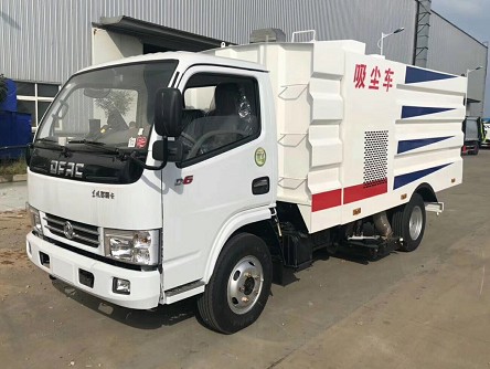 東風(fēng)多利卡吸塵車(chē)(3308軸距)