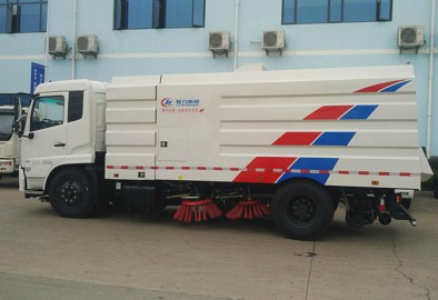 東風天錦掃路車