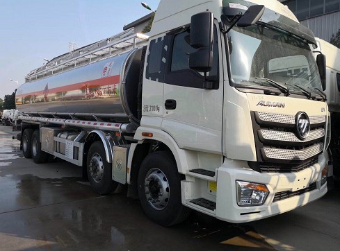 福田歐曼前四后八26噸鋁合金油罐車(chē)
