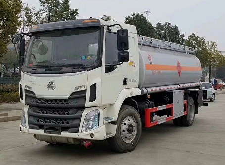 東風(fēng)柳汽乘龍運(yùn)油車圖片 東風(fēng)柳汽乘龍運(yùn)油車圖片