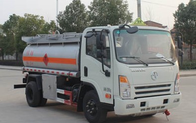 大運(yùn)小型加油車