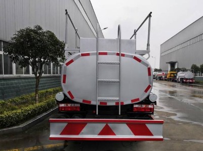 東風(fēng)多利卡藍(lán)牌供液車