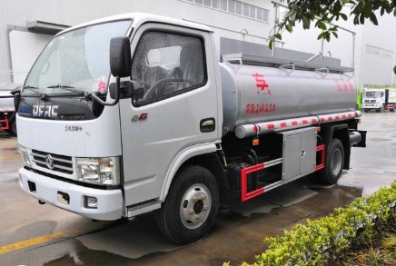 東風(fēng)多利卡藍(lán)牌供液車