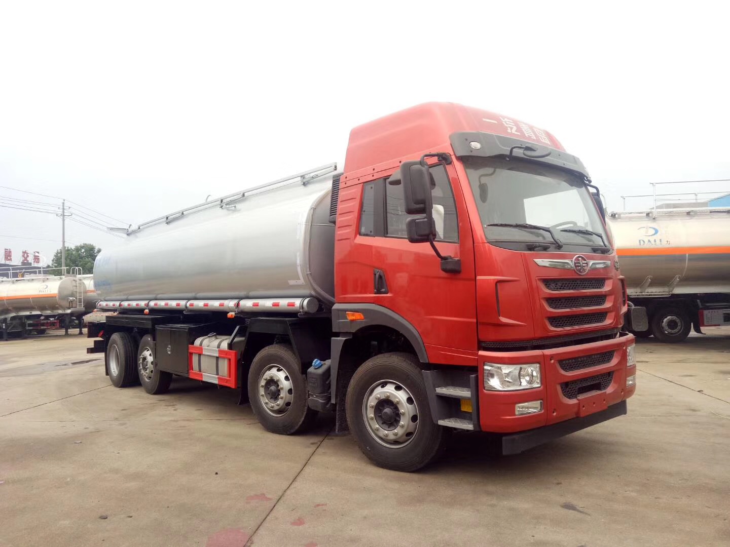 解放前四后六普貨罐式車圖片 解放前四后六普貨罐式車圖片