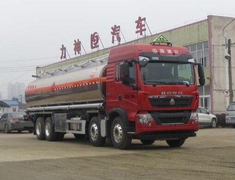 國六重汽豪沃T5G前四后八鋁合金油罐車圖片 國六重汽豪沃T5G前四后八鋁合金油罐車圖片