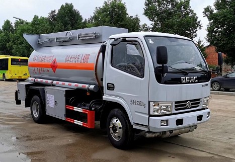 甲醇乙醇罐式運(yùn)輸車(chē)圖片 甲醇乙醇罐式運(yùn)輸車(chē)圖片