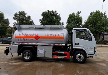 甲醇乙醇罐式運(yùn)輸車(chē)圖片 甲醇乙醇罐式運(yùn)輸車(chē)圖片