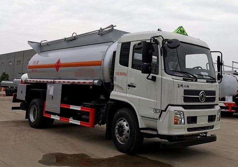 甲醇乙醇罐式運(yùn)輸車(chē)圖片 甲醇乙醇罐式運(yùn)輸車(chē)圖片
