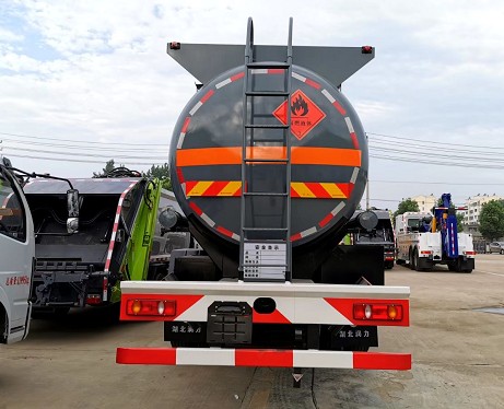 甲醇乙醇罐式運(yùn)輸車(chē)圖片 甲醇乙醇罐式運(yùn)輸車(chē)圖片