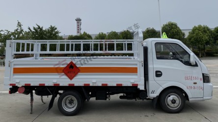 國(guó)六東風(fēng)途逸汽油版2.7/3.1/3.4米氣瓶運(yùn)輸車_湖北楚勝汽車