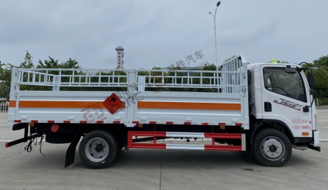 國(guó)六解放黃牌5.15米氣瓶運(yùn)輸車(chē)_湖北楚勝汽車(chē)