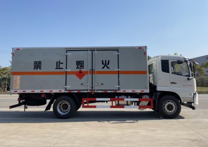 國六東風(fēng)天錦廂長6.2米/6.6米/6.8米易燃液體廂式運輸車_湖北楚勝汽車